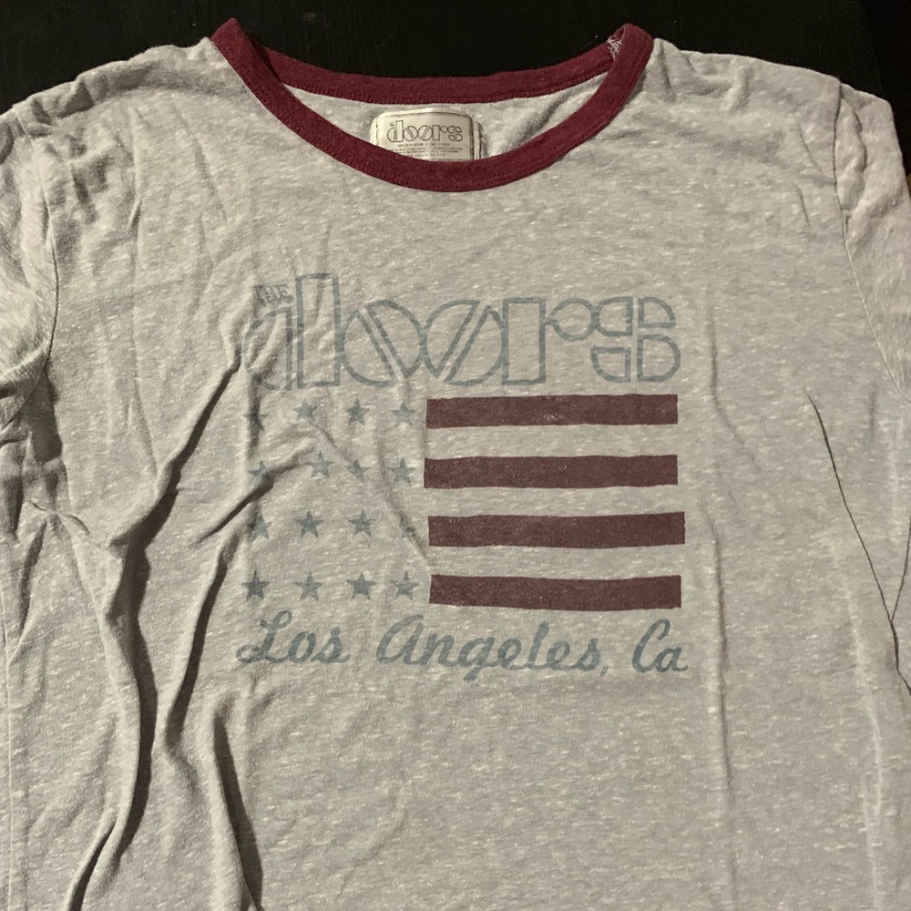 Grey short sleeve t shirt